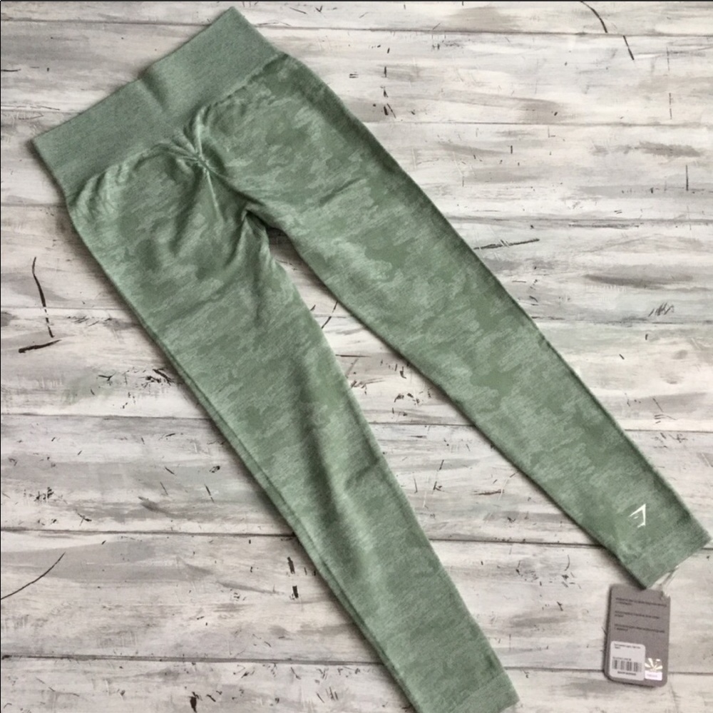 NWT Gymshark Camo Leggings SMALL in Sage - Picture 3 of 3